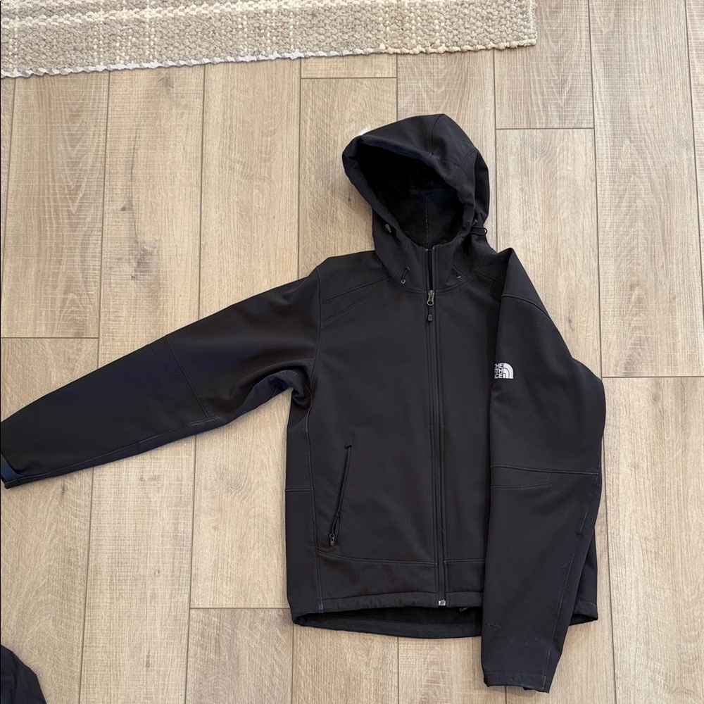 The North Face Men's Black Performance Jacket
